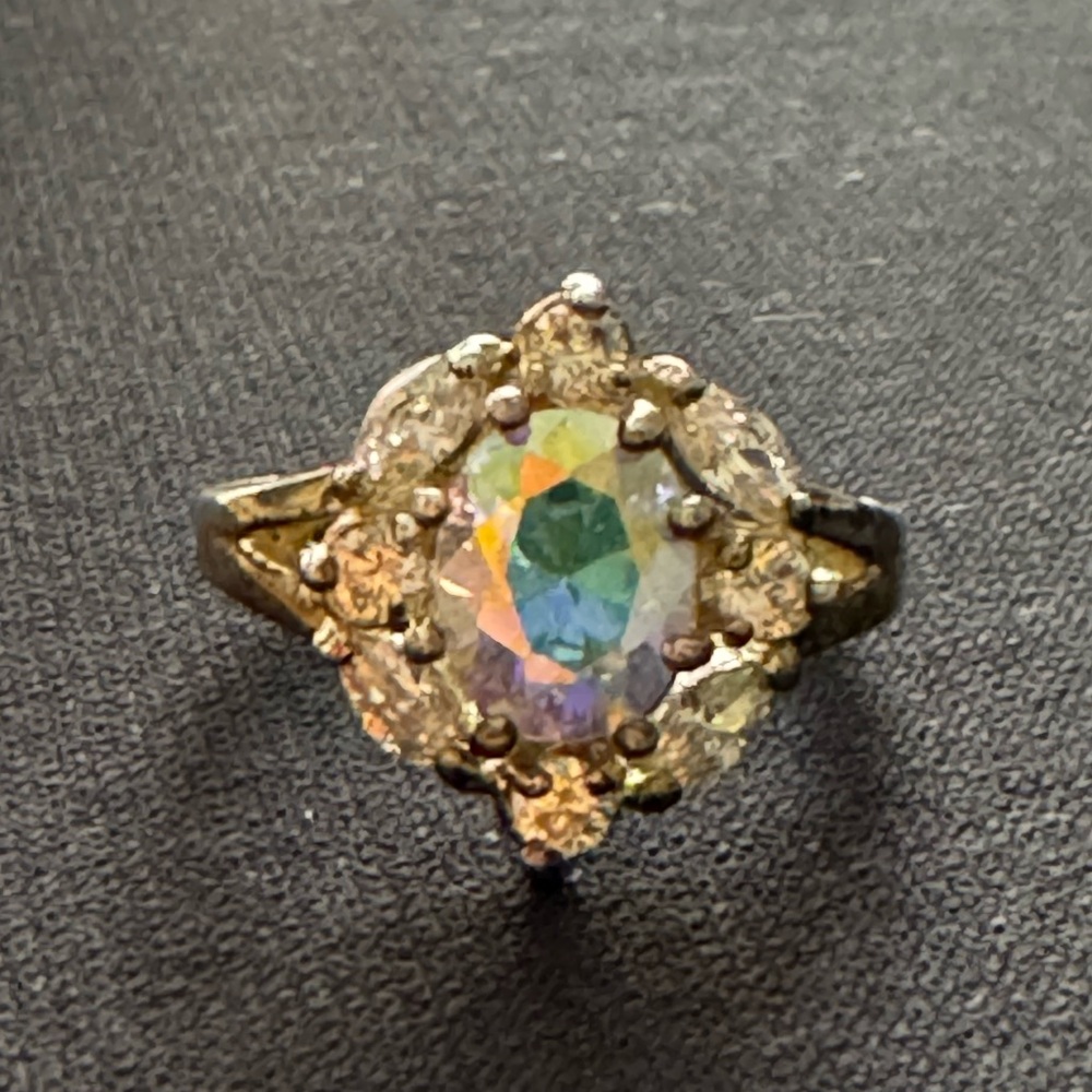 Vintage Gold and Silver Ring with Dazzling Gem